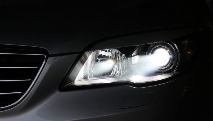 Best Headlight Bulbs for Night Driving